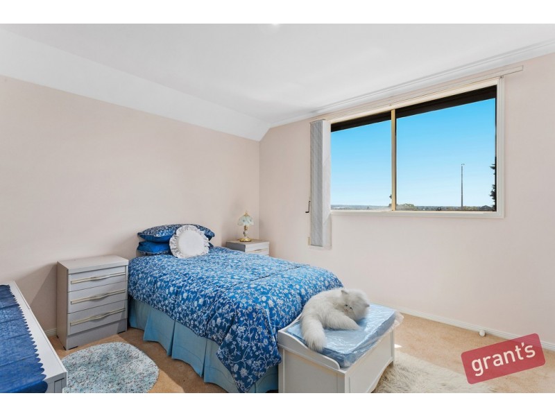 1 Montbrae Circuit, Narre Warren VIC 3805