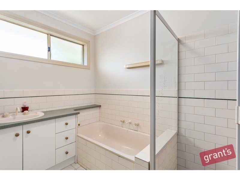 2/3 Archibald Avenue, Narre Warren VIC 3805