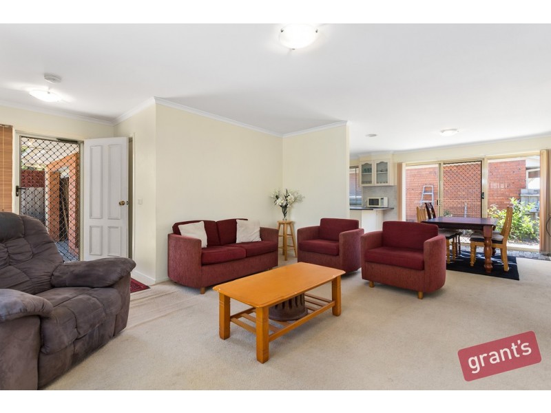 30 Linda Drive, Cranbourne West VIC 3977