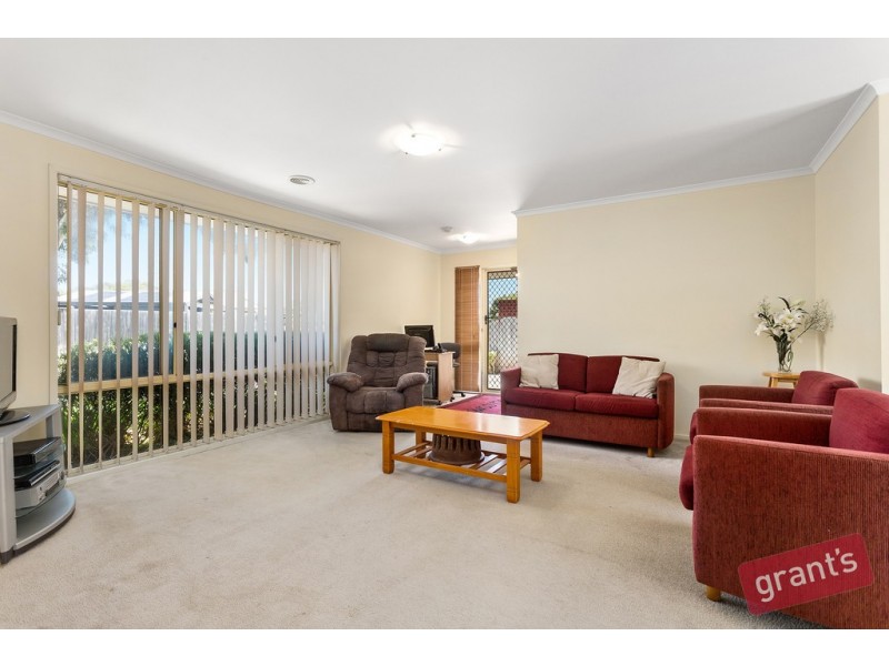 30 Linda Drive, Cranbourne West VIC 3977