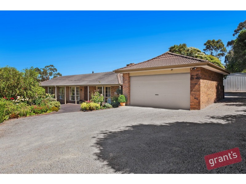 16 Oaks Court, Lysterfield South VIC 3156