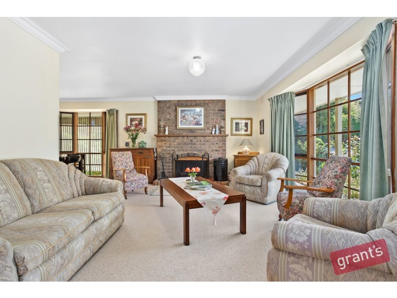 16 Oaks Court, Lysterfield South VIC 3156