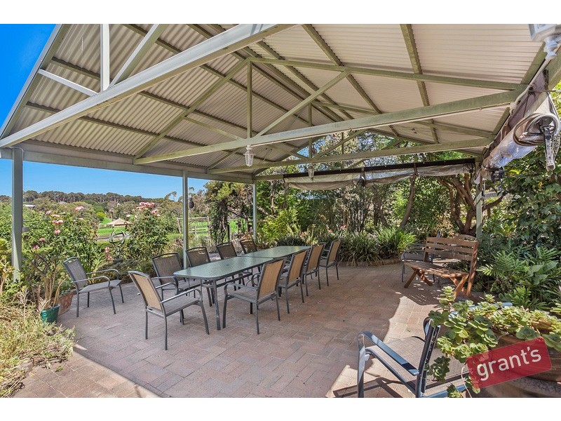 16 Oaks Court, Lysterfield South VIC 3156