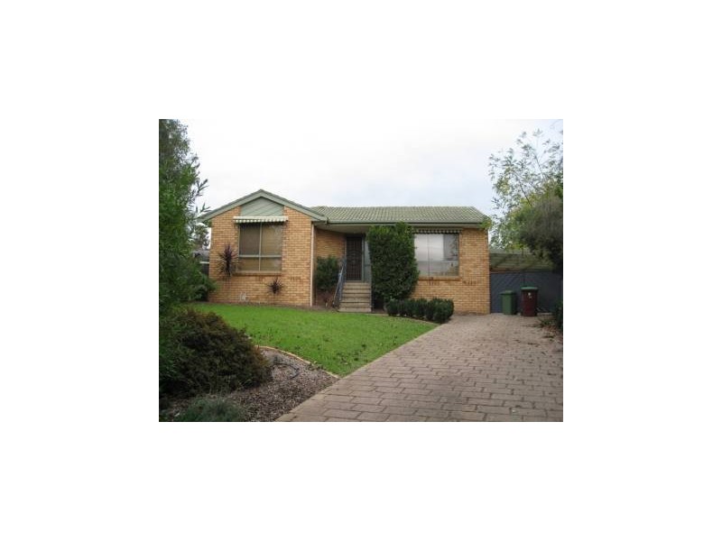 5 Houlden Crt, Narre Warren VIC 3805
