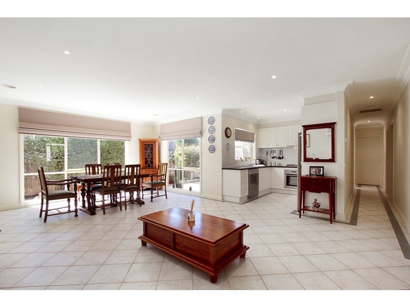 1/16-17 Wittenberg Court, Narre Warren VIC 3805