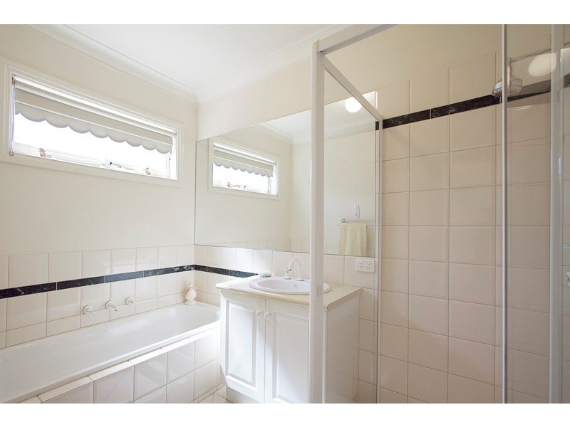 1/16-17 Wittenberg Court, Narre Warren VIC 3805