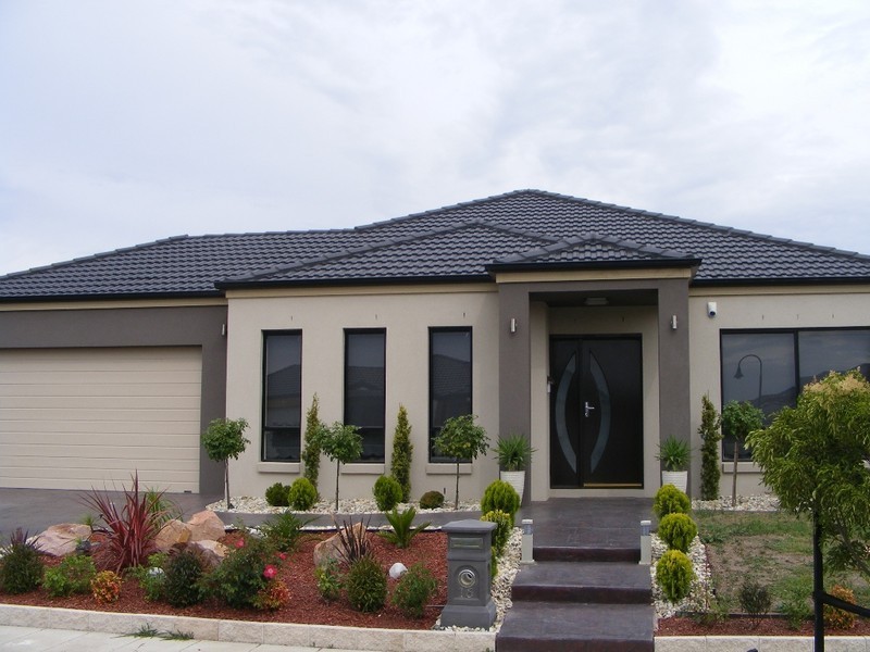 16 Charlwood Close, Lynbrook VIC 3975