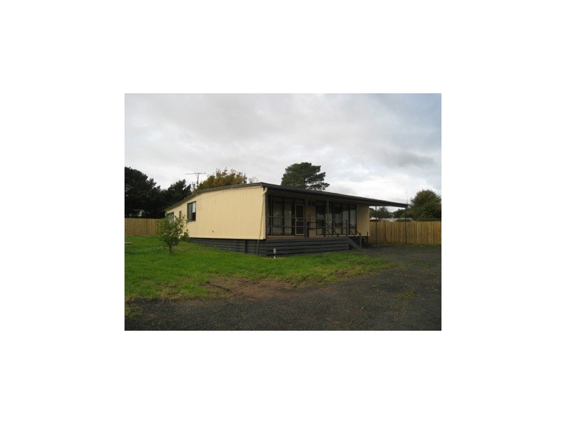 97 Bartok Crt, Narre Warren VIC 3805