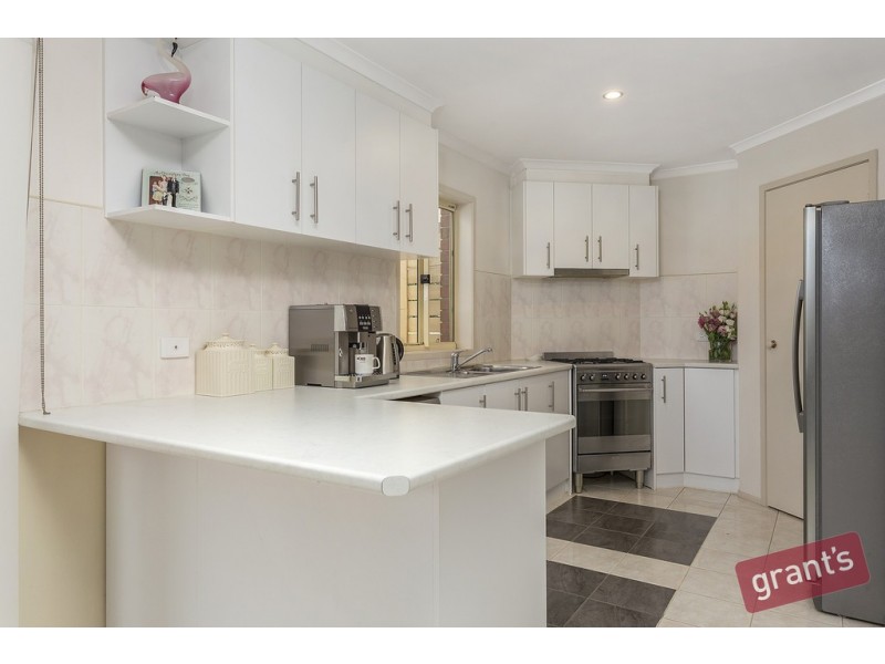 6 Norman Place, Narre Warren VIC 3805