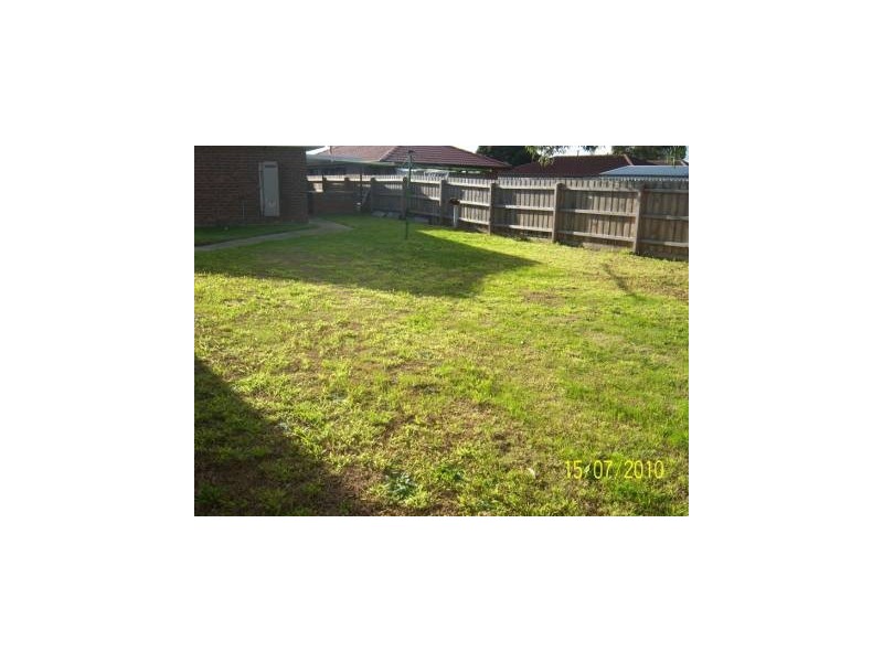 67 Woodlands Crs, Narre Warren VIC 3805