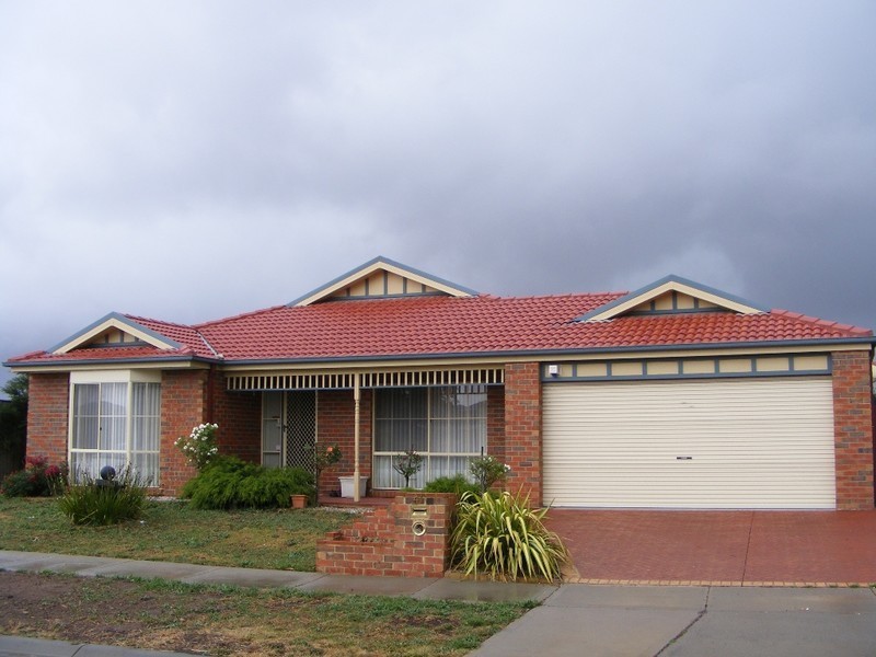 41 Eucumbene Drive, Berwick VIC 3806