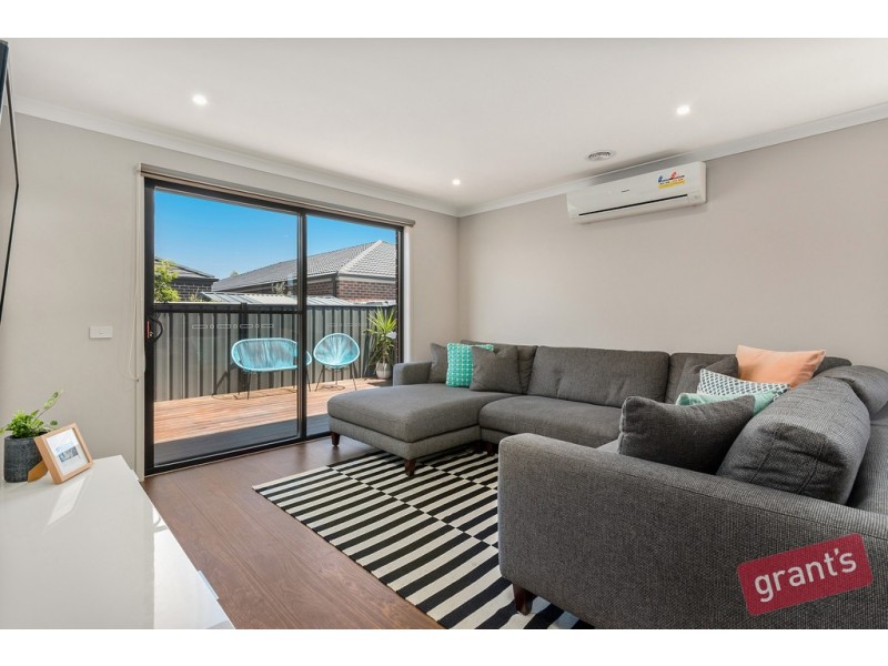 22 Elwick Drive, Clyde North VIC 3978