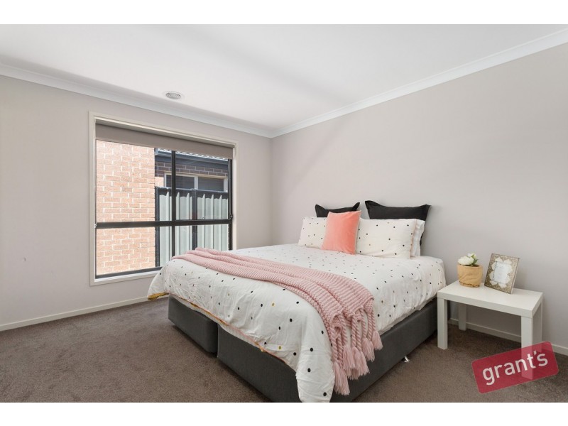 22 Elwick Drive, Clyde North VIC 3978