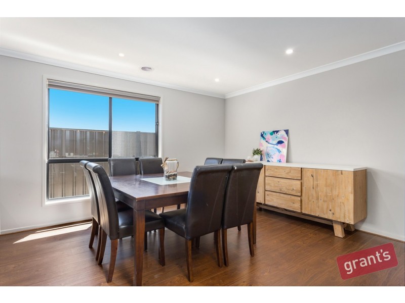 22 Elwick Drive, Clyde North VIC 3978