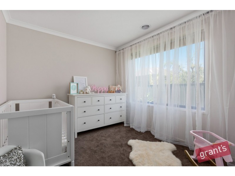 22 Elwick Drive, Clyde North VIC 3978