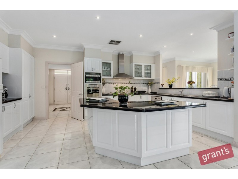 16 John Joseph Court, Narre Warren North VIC 3804