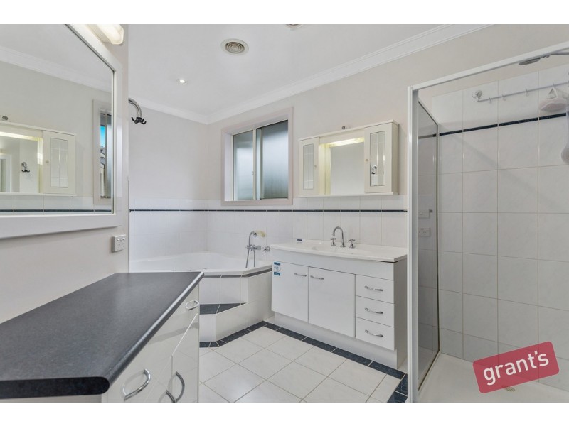 16 John Joseph Court, Narre Warren North VIC 3804