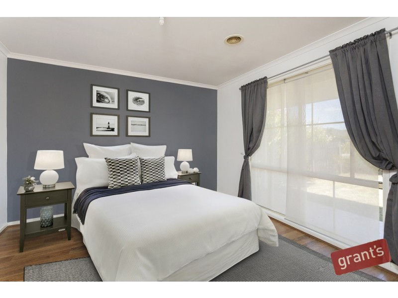 10 Highmount Drive, Hampton Park VIC 3976