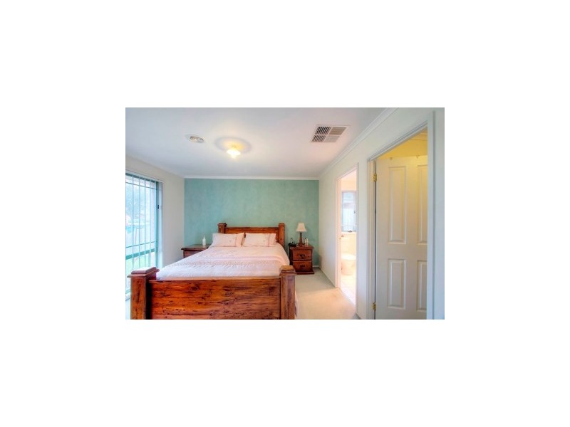 73 Harold Keys Dve, Narre Warren VIC 3805