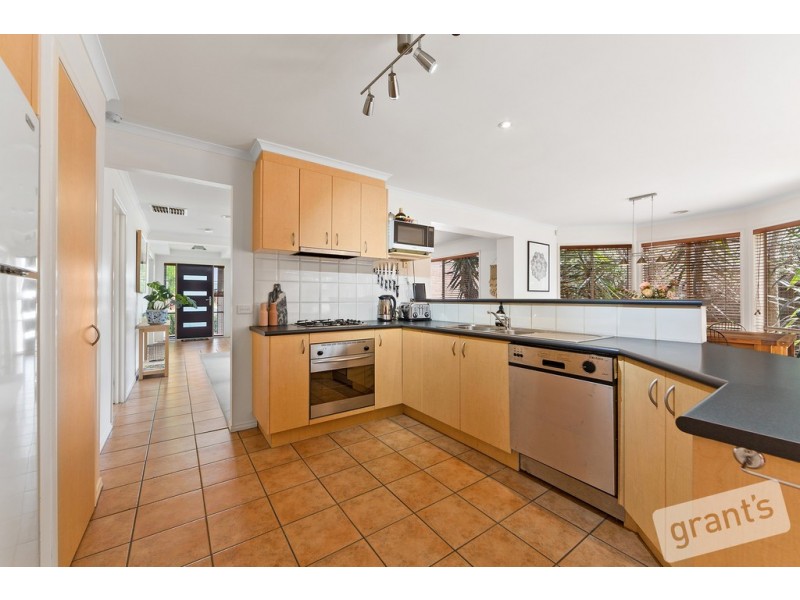 44 Sherwood Road, Narre Warren South VIC 3805