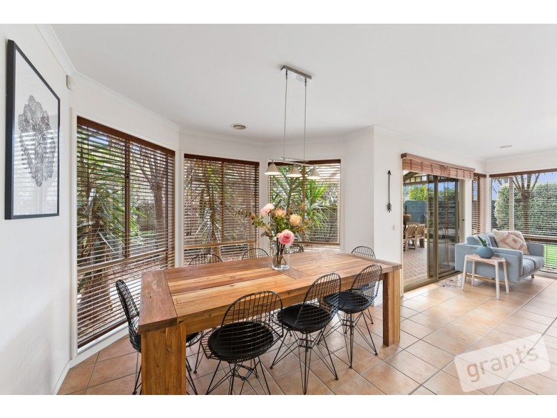 44 Sherwood Road, Narre Warren South VIC 3805