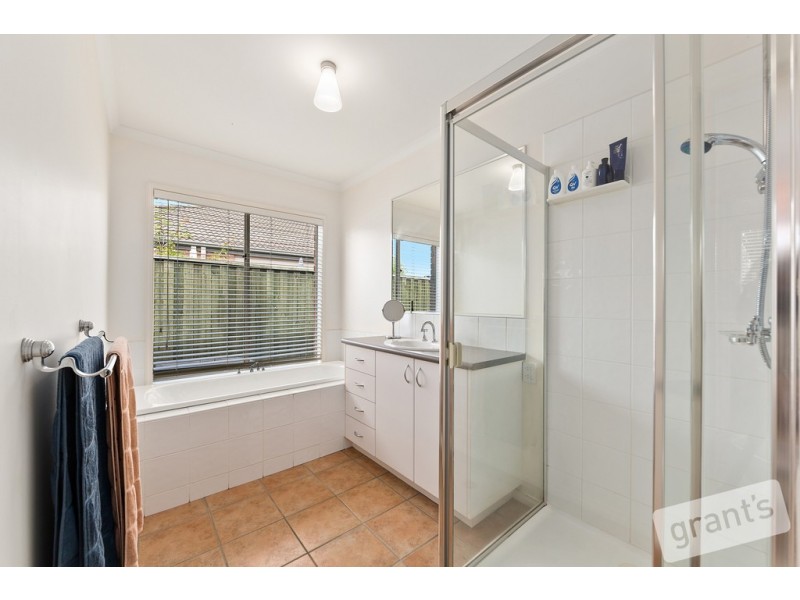 44 Sherwood Road, Narre Warren South VIC 3805