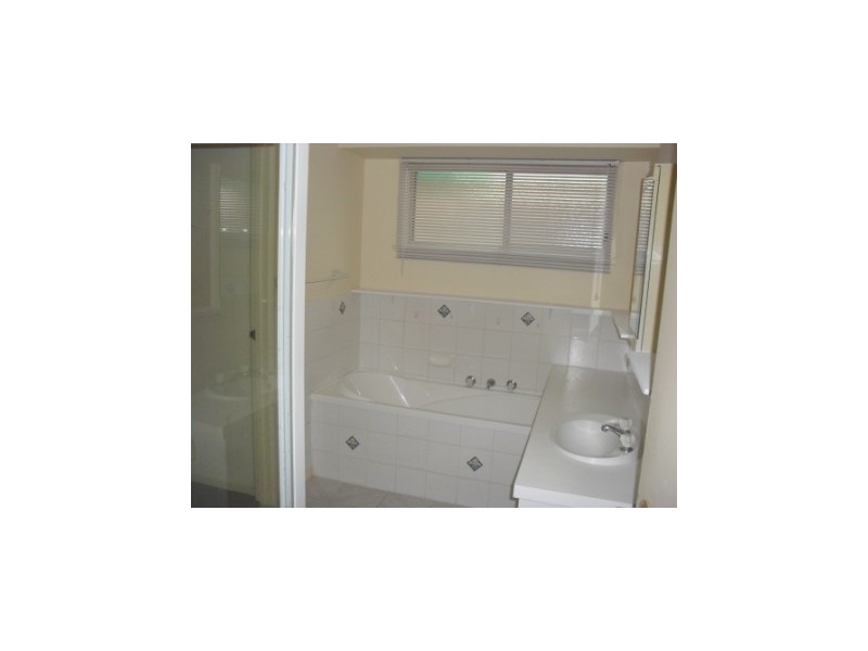 19 Elstar Rd, Narre Warren VIC 3805