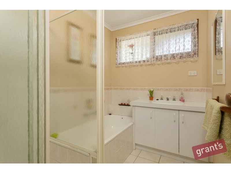 5 Glen Court, Narre Warren VIC 3805