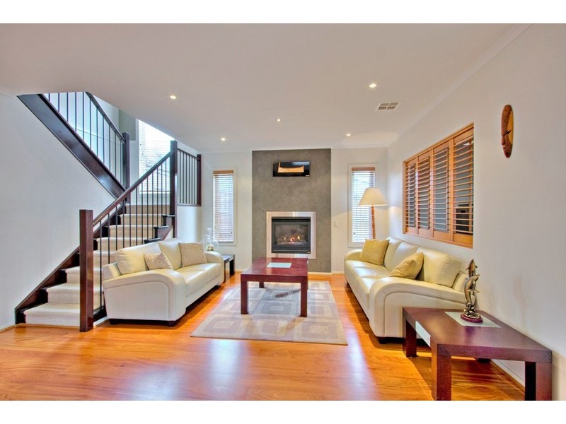 52 Golden Grove Drive, Narre Warren South VIC 3805