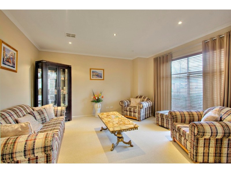 52 Golden Grove Drive, Narre Warren South VIC 3805