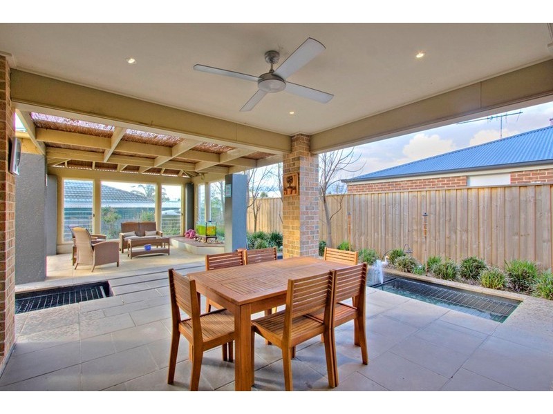 52 Golden Grove Drive, Narre Warren South VIC 3805