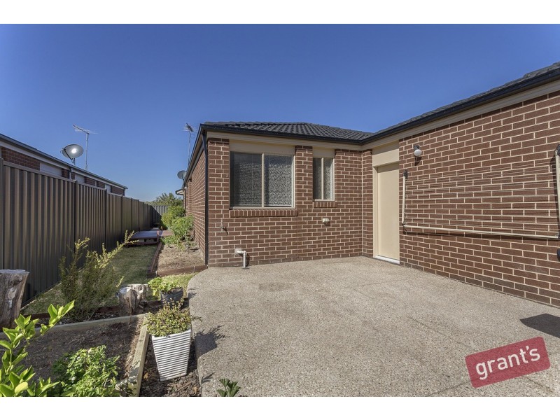 2 Salinger Lane, Narre Warren VIC 3805