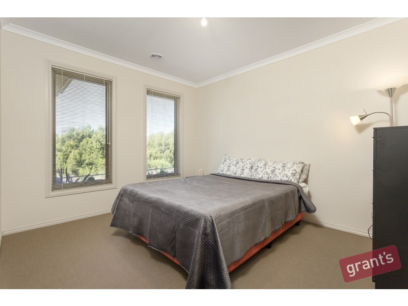 2 Salinger Lane, Narre Warren VIC 3805