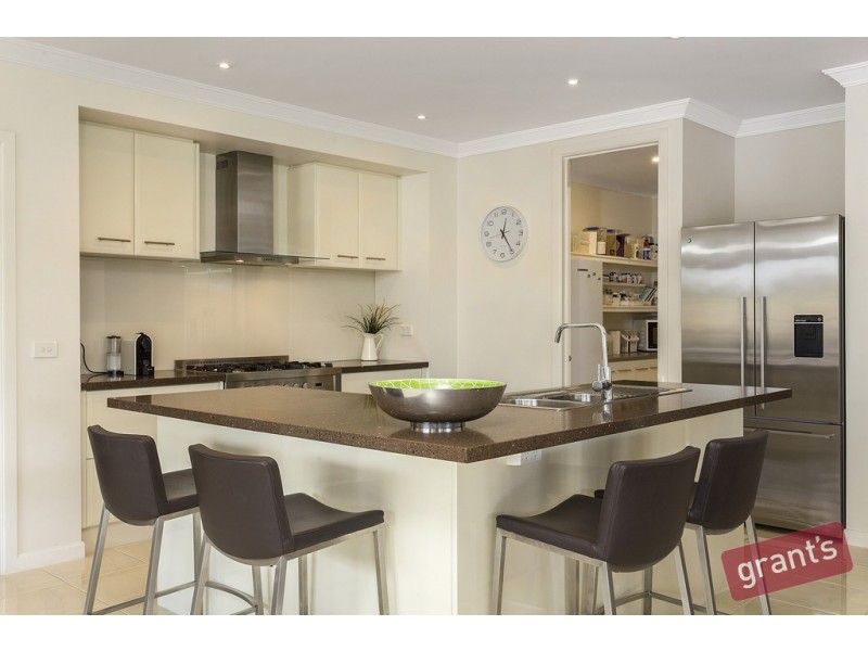 13 Roselea Place, Narre Warren North VIC 3804