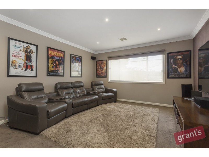 13 Roselea Place, Narre Warren North VIC 3804