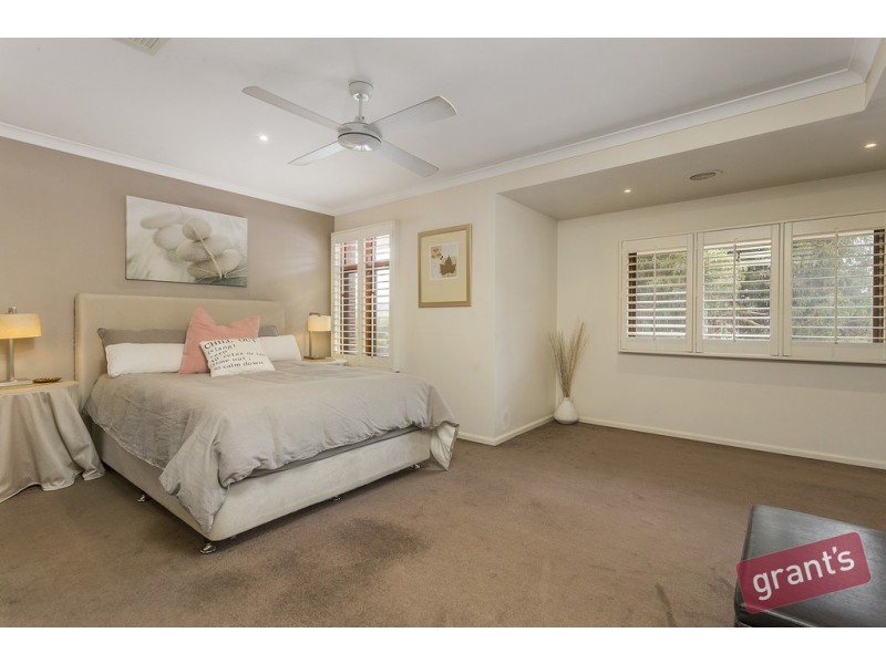 13 Roselea Place, Narre Warren North VIC 3804