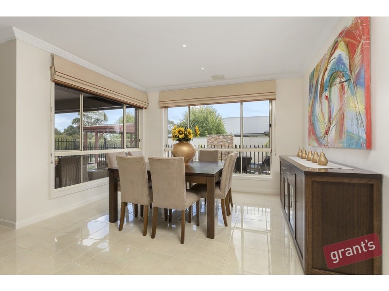 13 Roselea Place, Narre Warren North VIC 3804