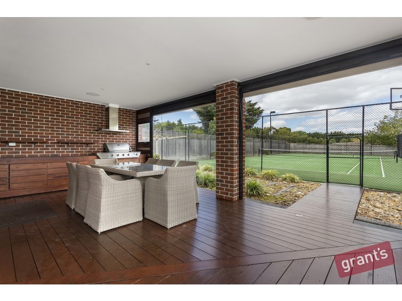 13 Roselea Place, Narre Warren North VIC 3804