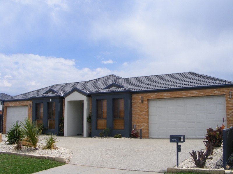2 Charlwood Close, Lynbrook VIC 3975