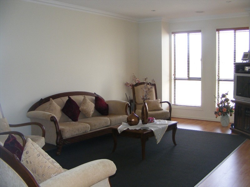 2 Charlwood Close, Lynbrook VIC 3975