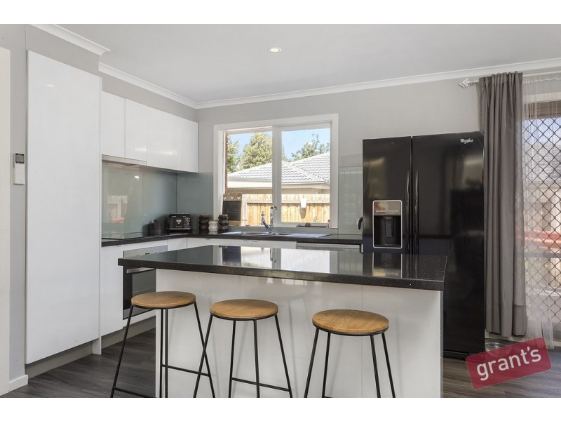 70 Huon Park Road, Cranbourne North VIC 3977