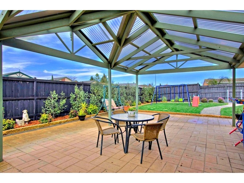 30 England Walk, Narre Warren South VIC 3805