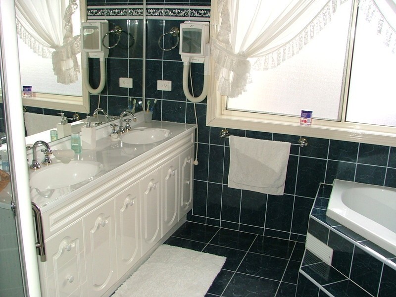 64 The Avenue, Narre Warren South VIC 3805