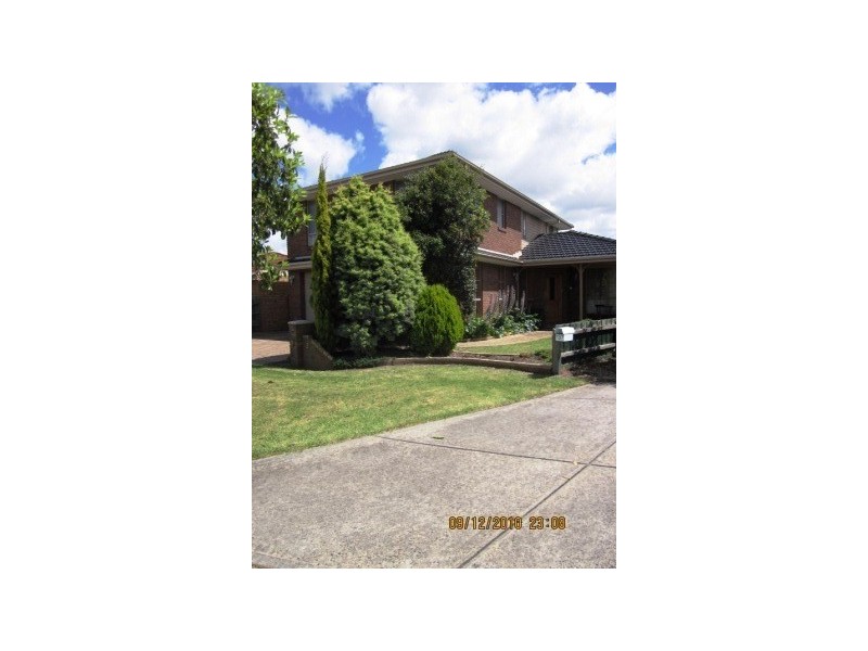 2 Chain Crt, Narre Warren South VIC 3805