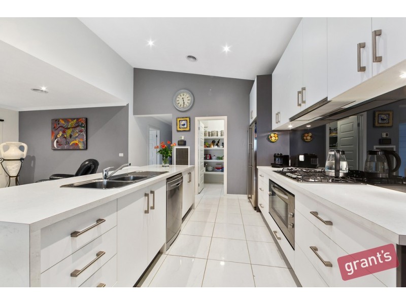 11 Powell Place, Pakenham VIC 3810