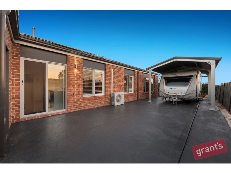 11 Powell Place, Pakenham VIC 3810