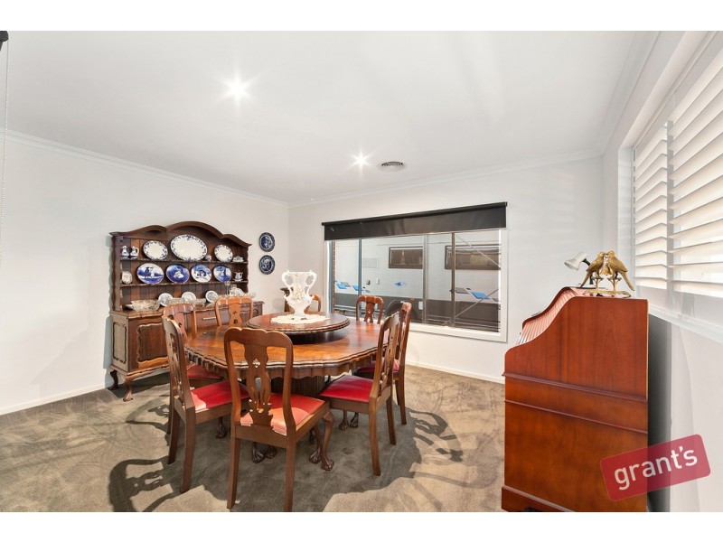 11 Powell Place, Pakenham VIC 3810