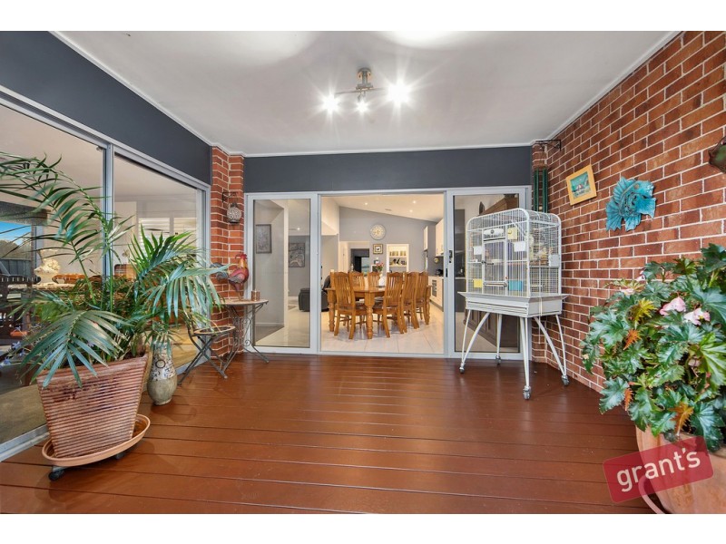 11 Powell Place, Pakenham VIC 3810