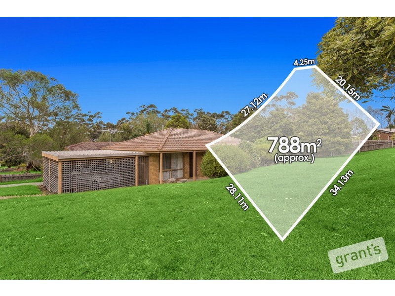 71 Wakenshaw Crescent, Pakenham VIC 3810