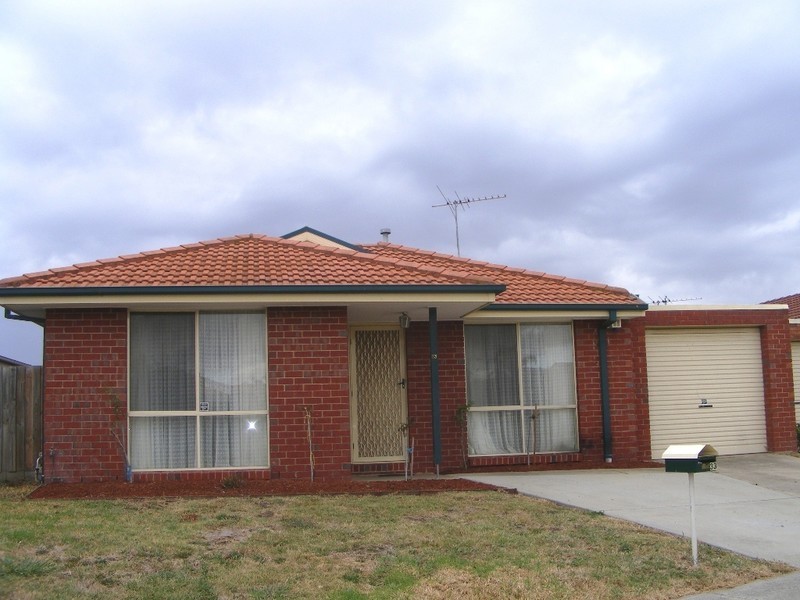 33 Emily Drive, Narre Warren VIC 3805
